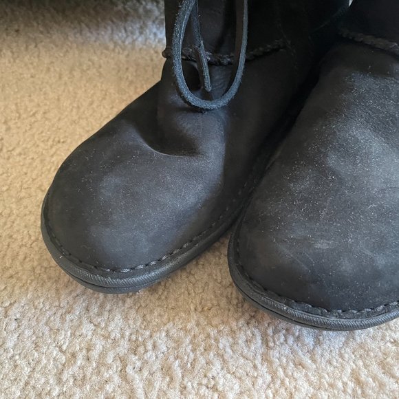 New UGG Insulated Suede Boots with Tie - Picture 4 of 7